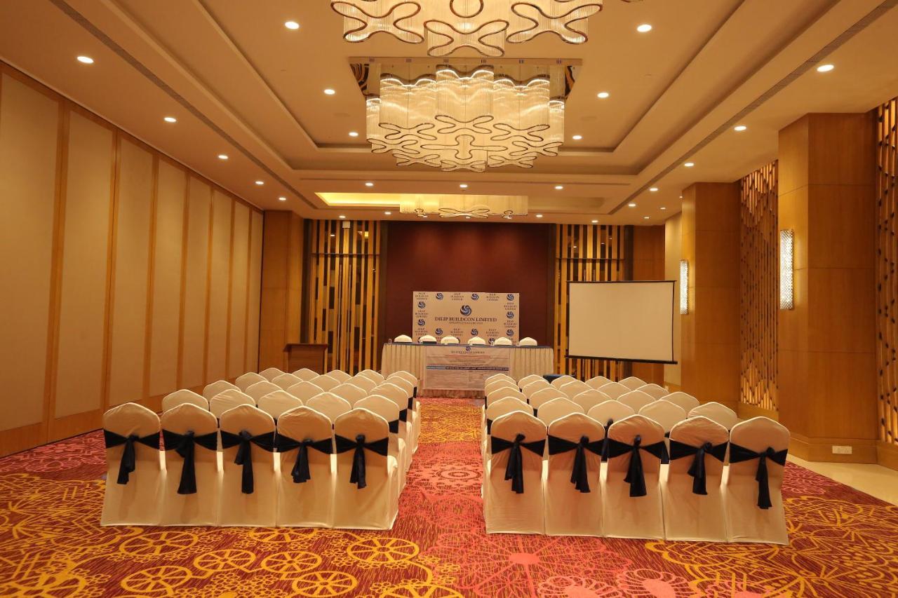 The Imperial Palace Rajkot Esterno foto