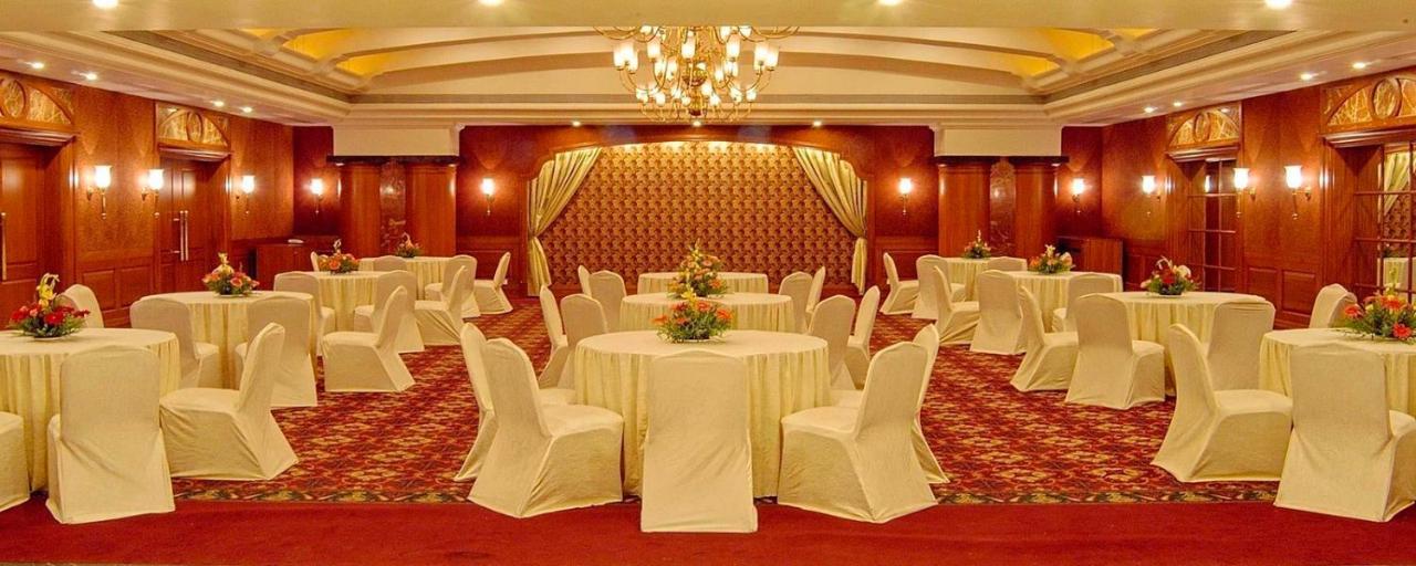 The Imperial Palace Rajkot Esterno foto