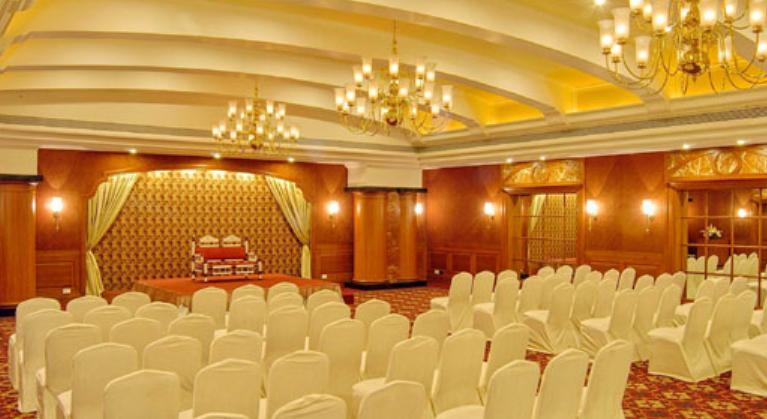 The Imperial Palace Rajkot Esterno foto